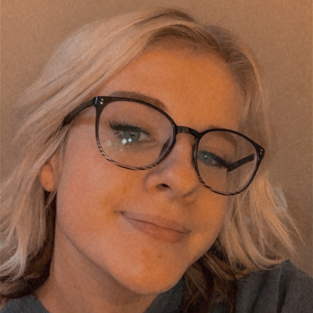 Meet your Posher, Hayli